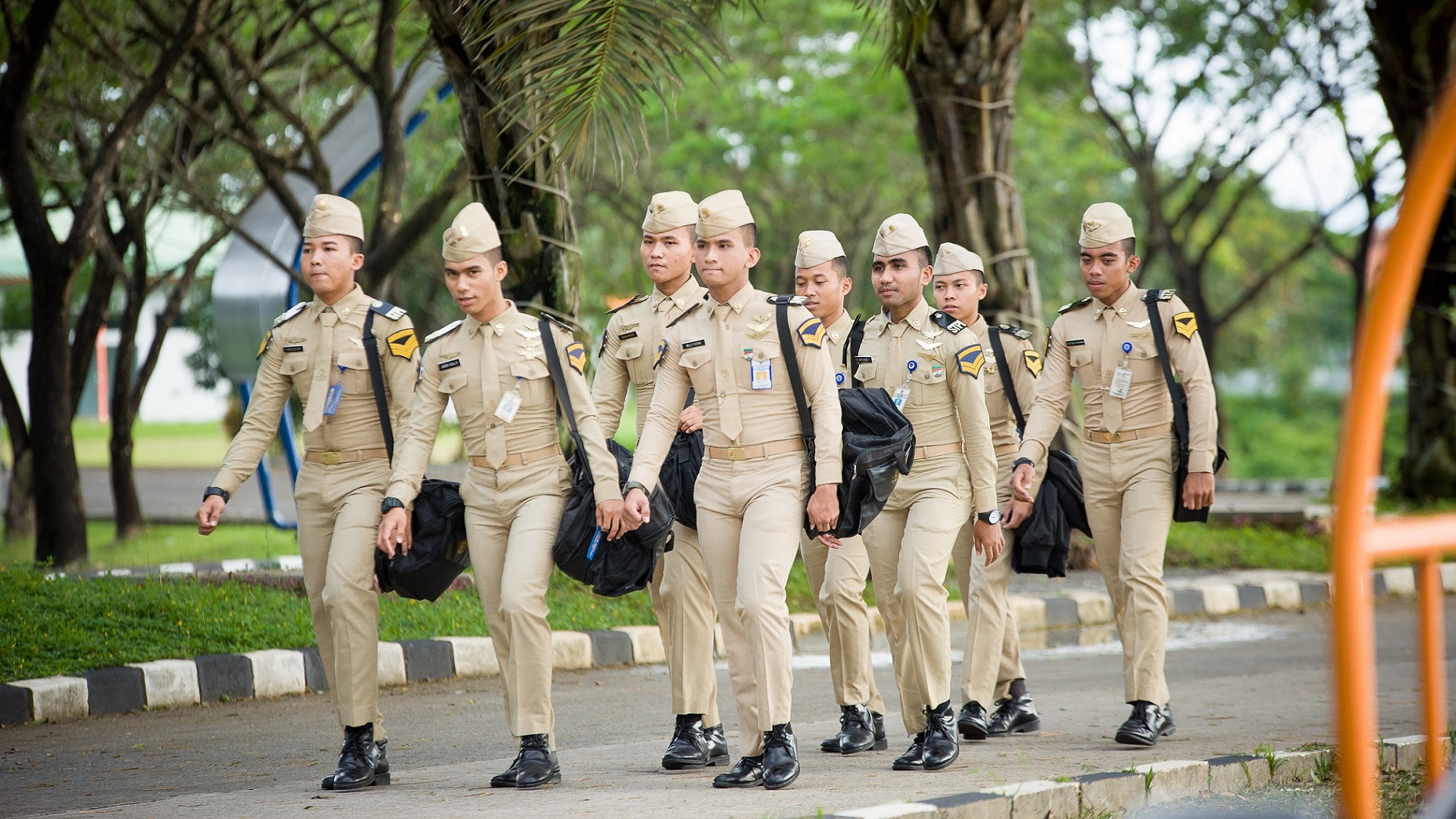 sekolah penerbangan terbaik
