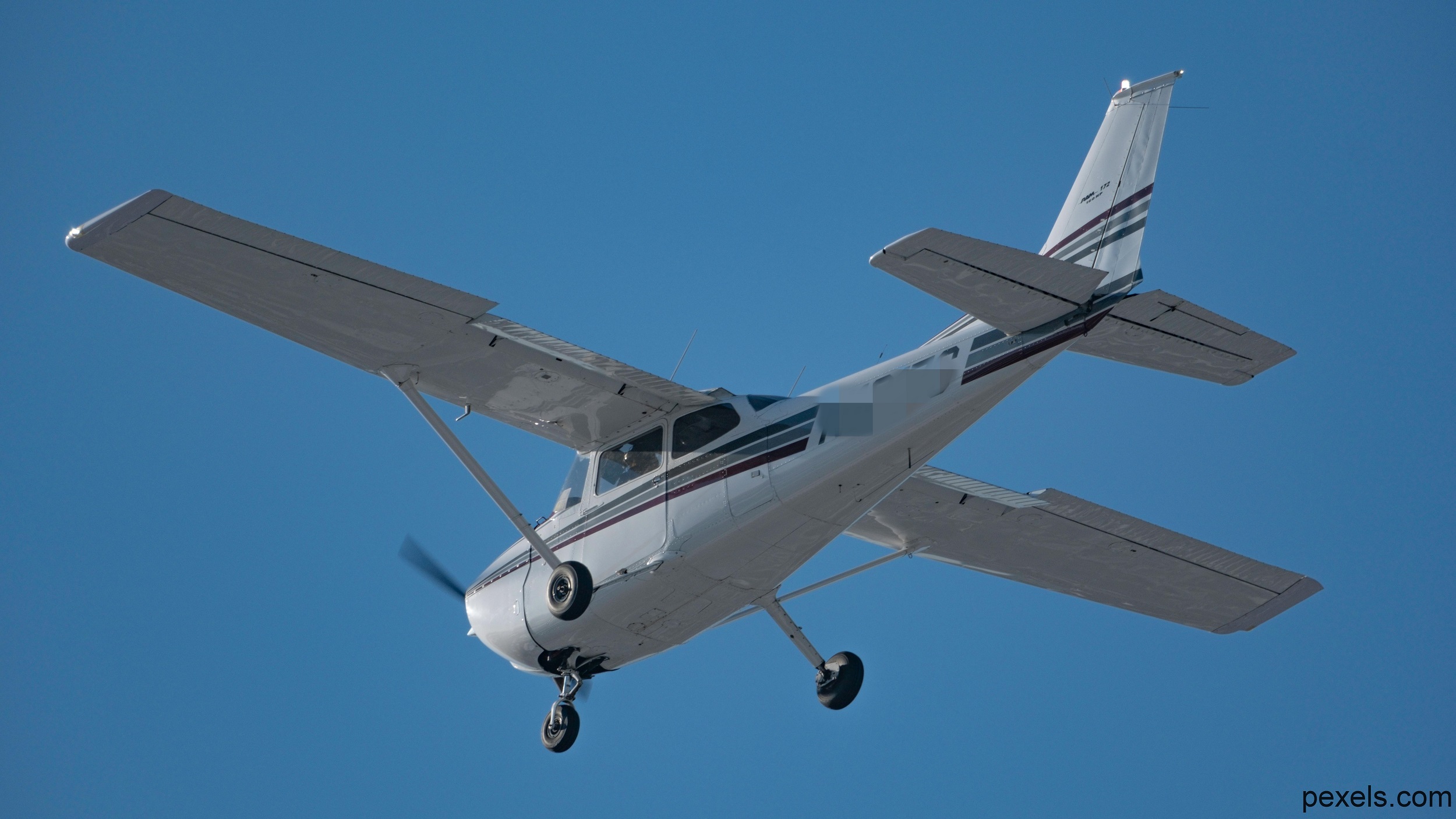 sekolah penerbangan terbaik