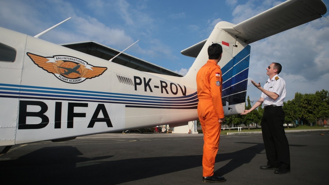 sekolah penerbangan terbaik