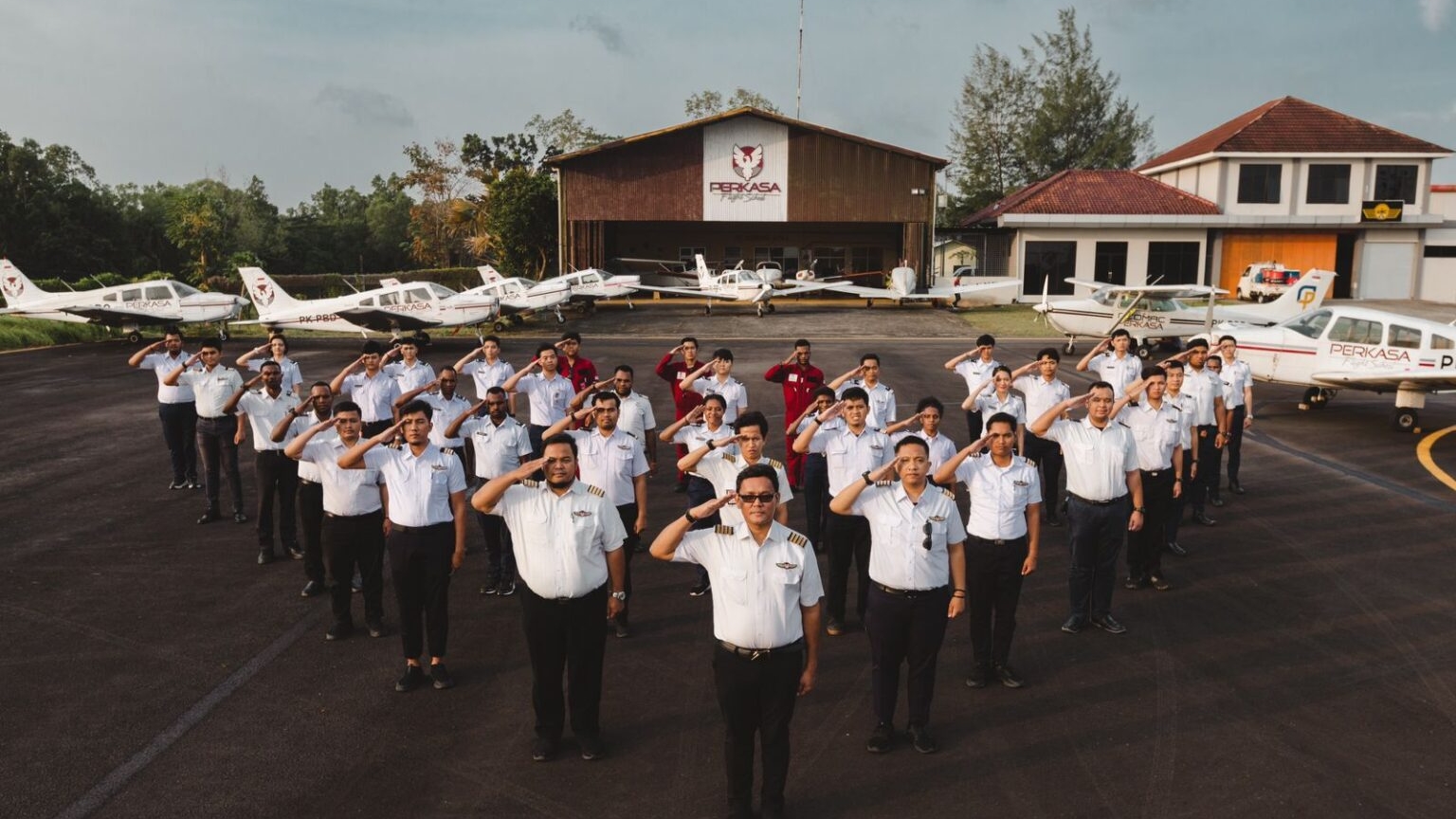 sekolah penerbangan terbaik